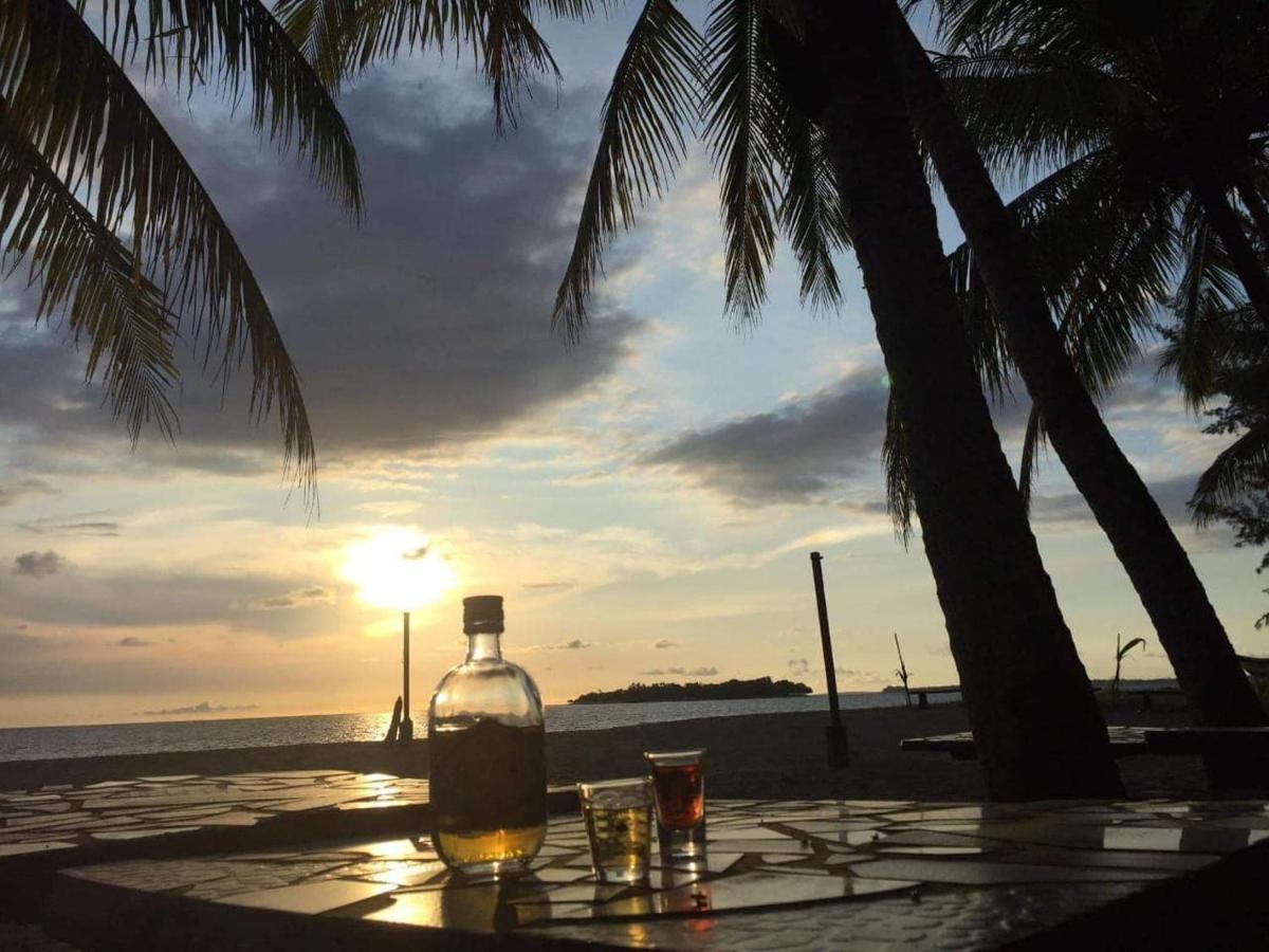 Sunbloom Beachfront Hotel And Restaurant Zambales Sinabacan Exteriör bild