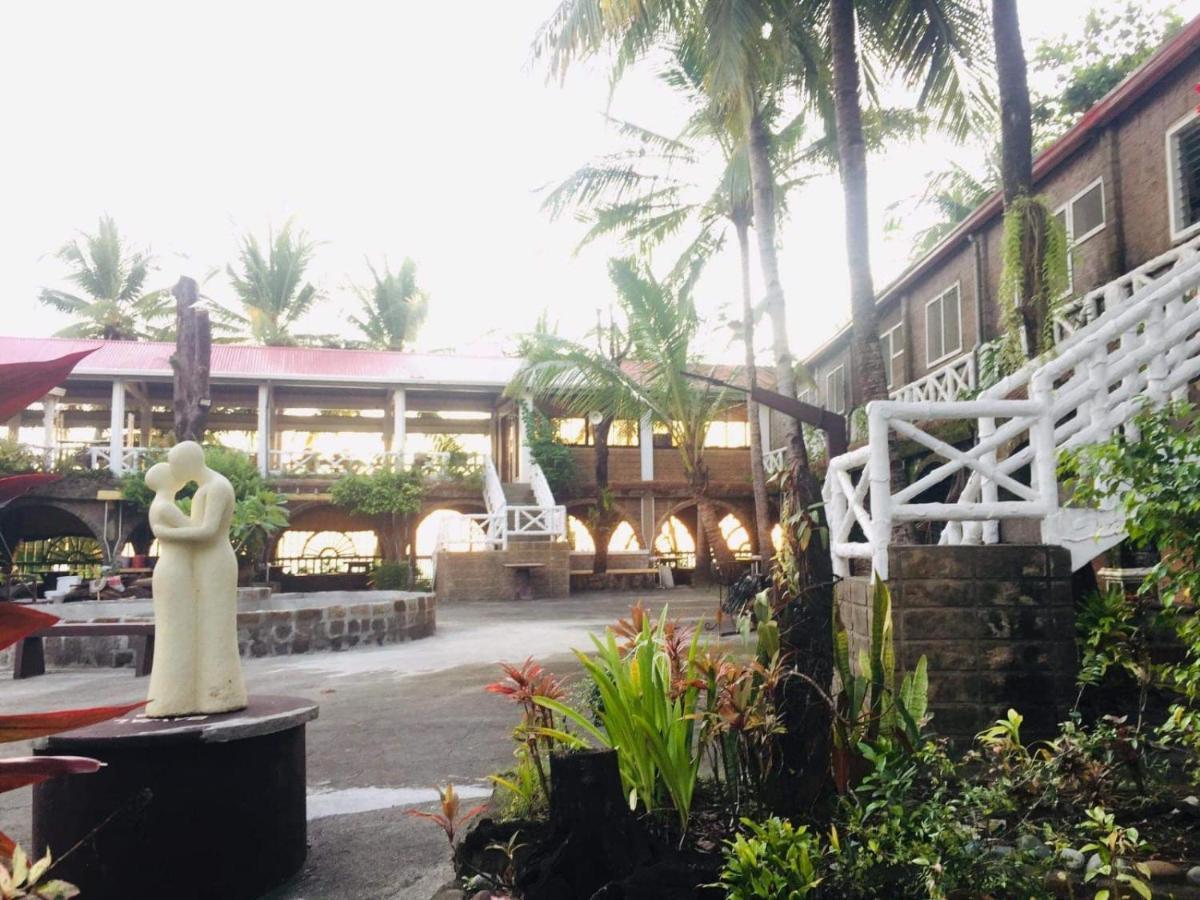 Sunbloom Beachfront Hotel And Restaurant Zambales Sinabacan Exteriör bild