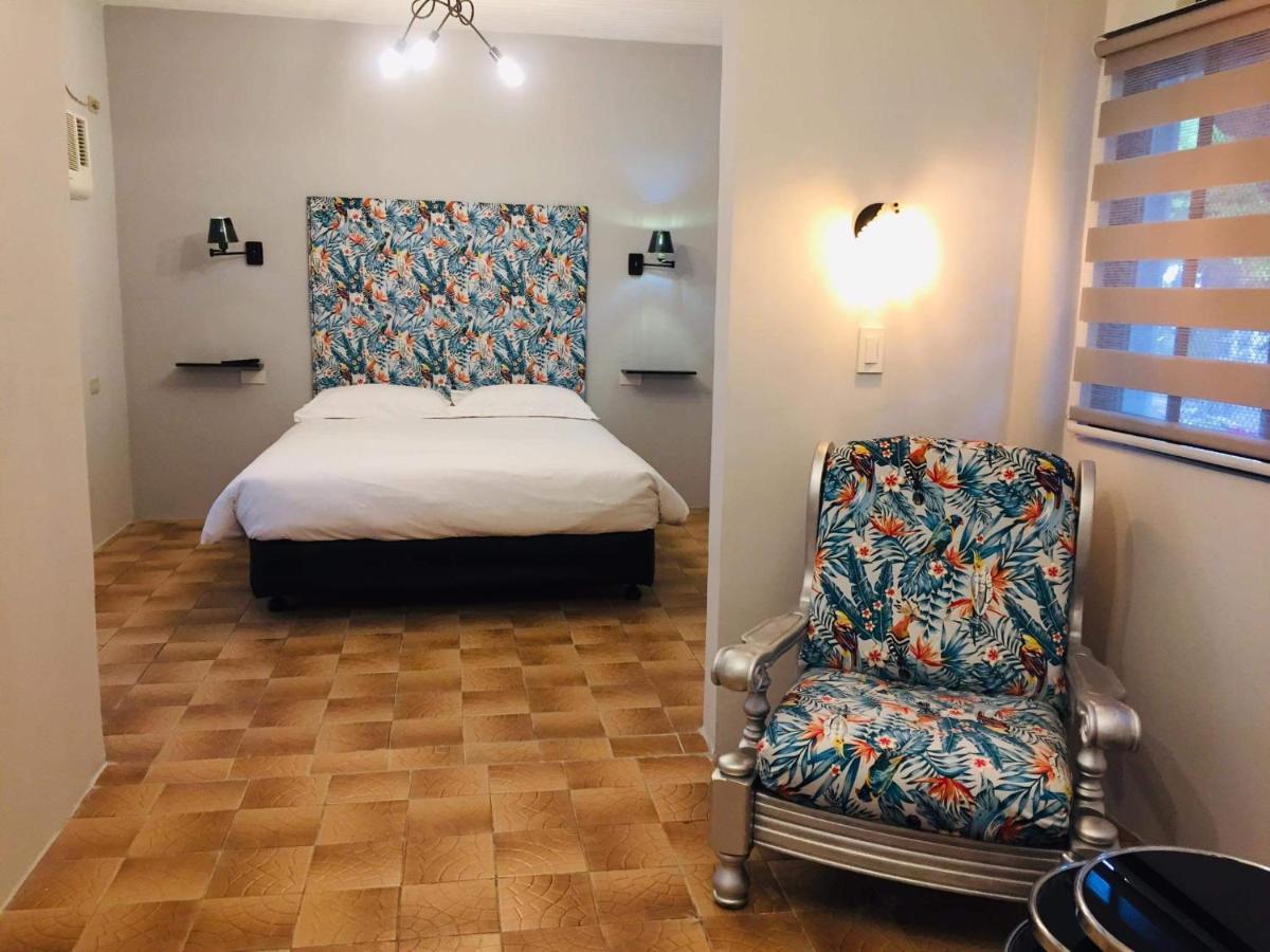 Sunbloom Beachfront Hotel And Restaurant Zambales Sinabacan Exteriör bild