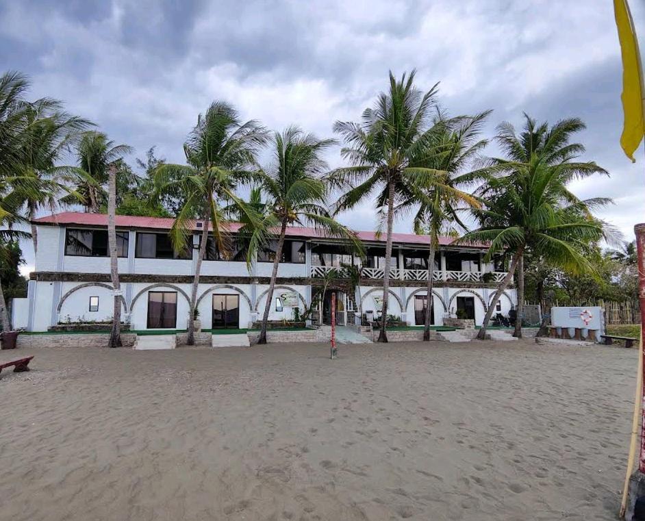 Sunbloom Beachfront Hotel And Restaurant Zambales Sinabacan Exteriör bild