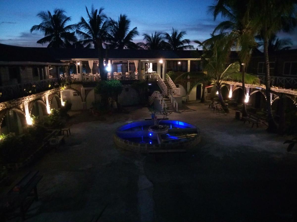Sunbloom Beachfront Hotel And Restaurant Zambales Sinabacan Exteriör bild