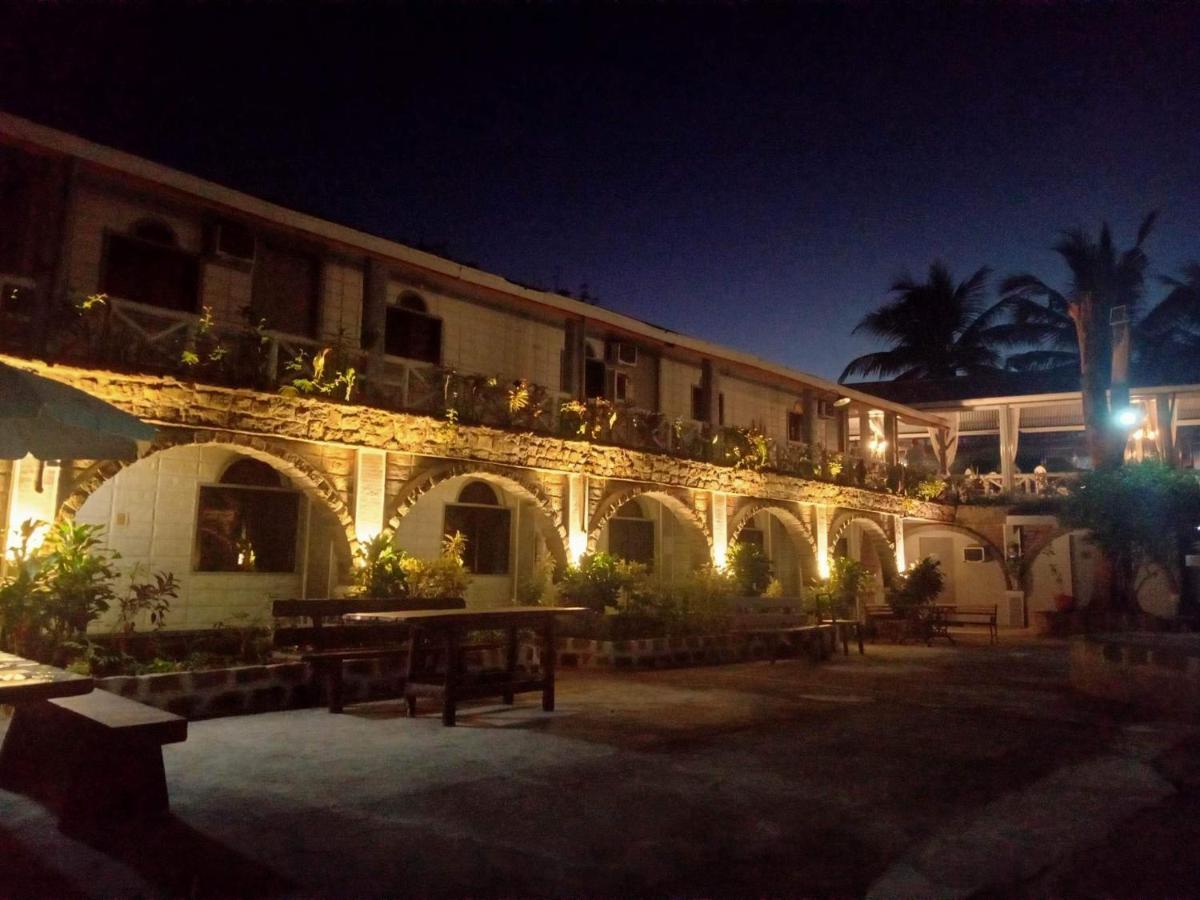 Sunbloom Beachfront Hotel And Restaurant Zambales Sinabacan Exteriör bild