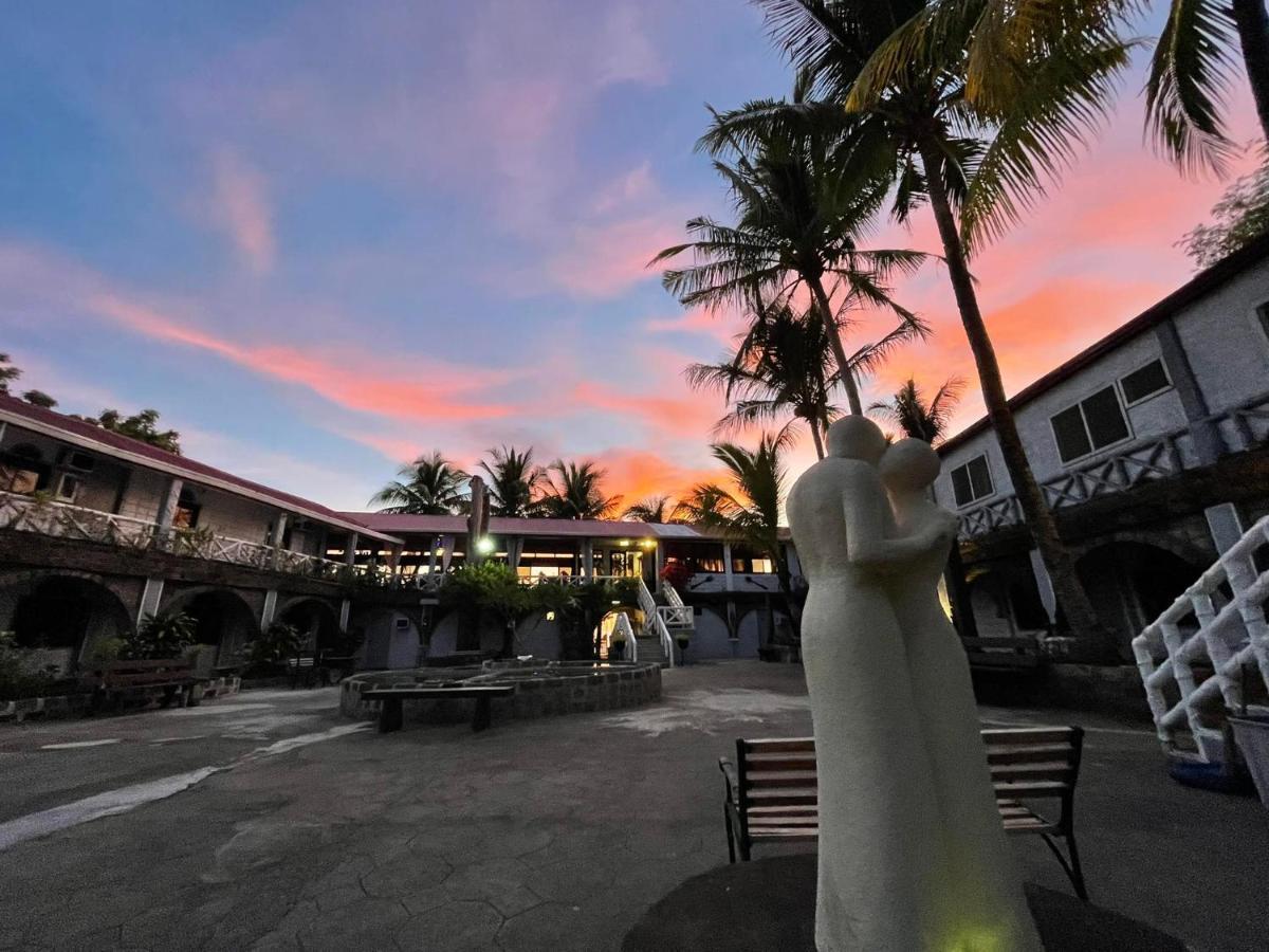 Sunbloom Beachfront Hotel And Restaurant Zambales Sinabacan Exteriör bild