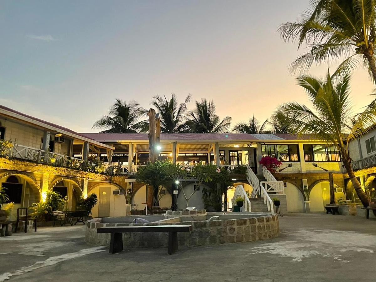 Sunbloom Beachfront Hotel And Restaurant Zambales Sinabacan Exteriör bild