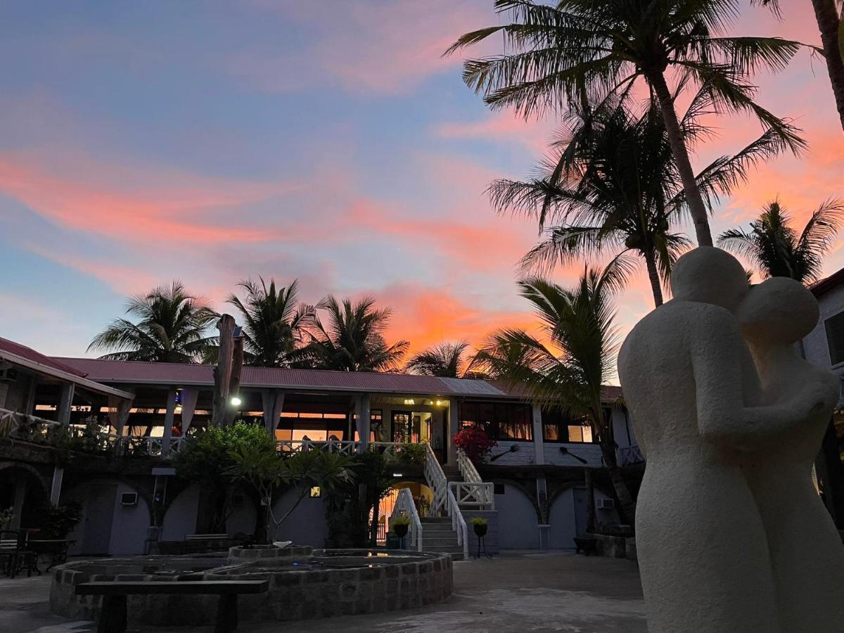 Sunbloom Beachfront Hotel And Restaurant Zambales Sinabacan Exteriör bild